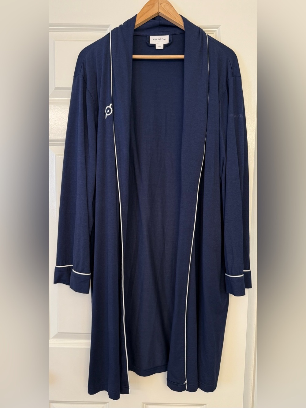 Peloton Robe Navy Blue Size L/XL - Picture 1 of 5
